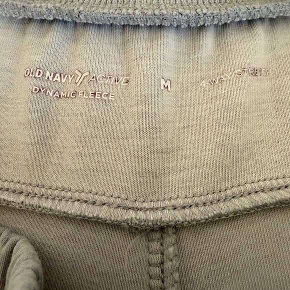 Men's Old Navy Active Draw String Shorts. - Picture 3 of 3